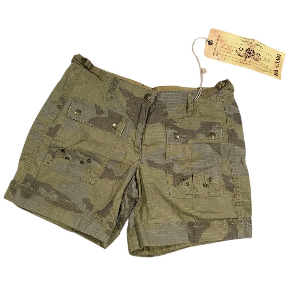 NWT Da-Nang Olive Green Camo Women’s Cargo Shorts